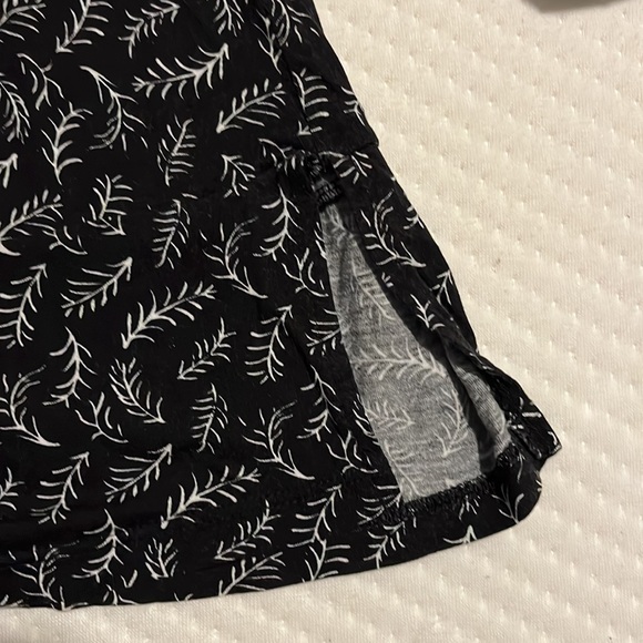 Old Navy Black Top - Picture 4 of 8